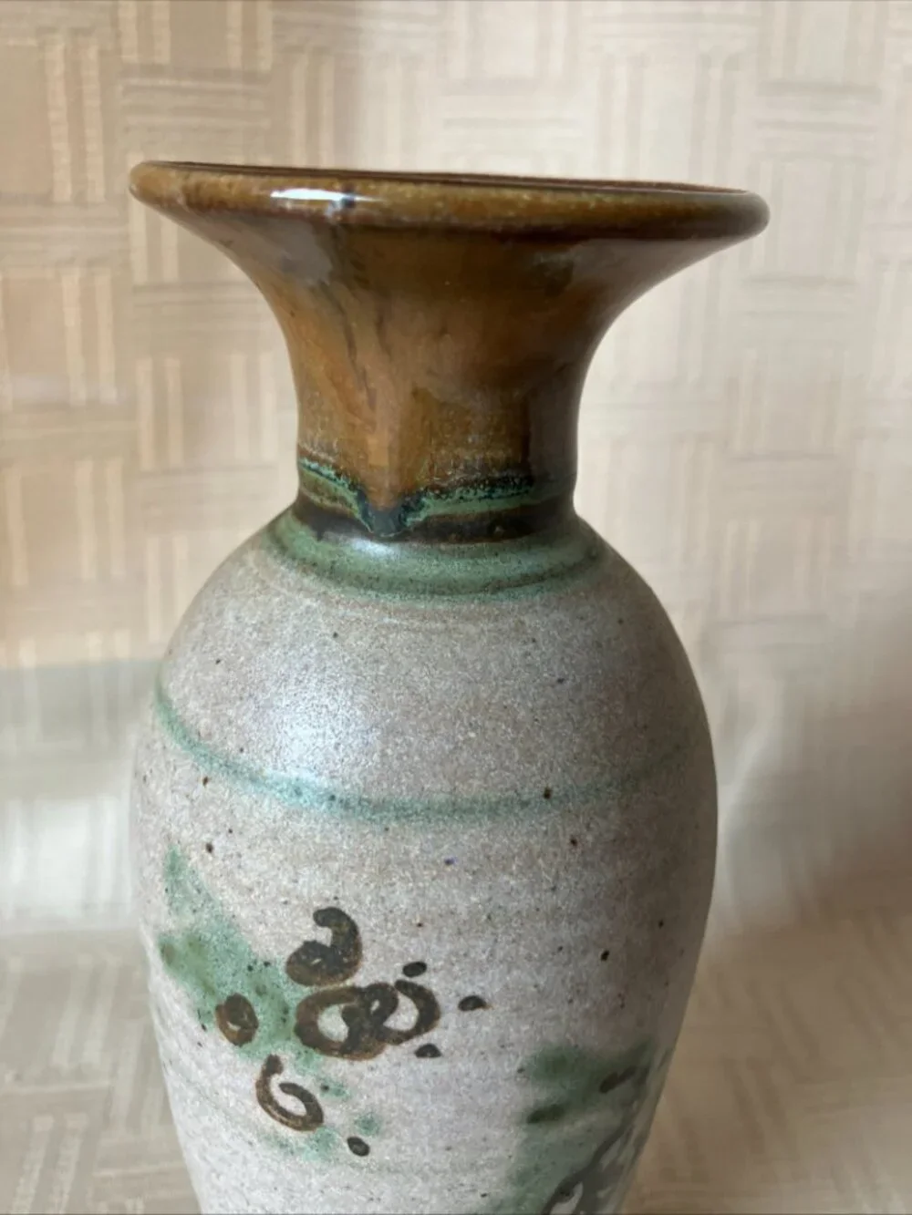 Studio Pottery Salt Glazed 7.25in Hand Thrown Artisan Vase in Exclnt Condition
